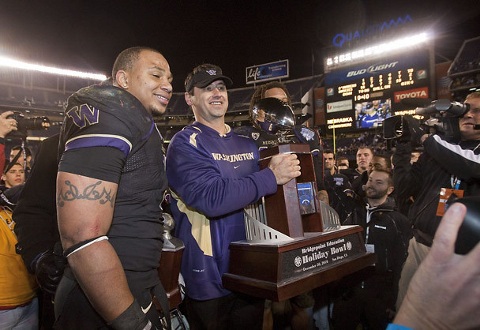 huskies_holidaybowl_123010